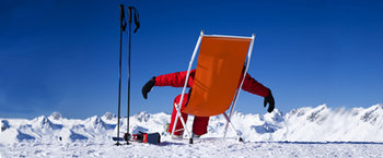 Een overzet zonnebril met wintersport is een must have